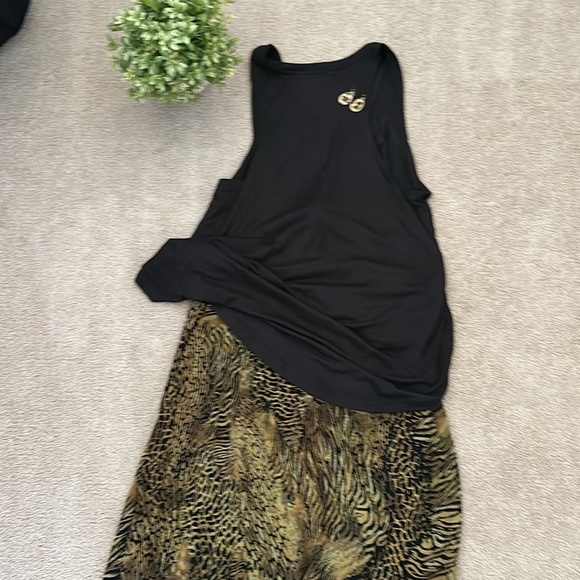 NWT Skirt LG  Md-length Animal print  Jersey stretchy fabric. - Picture 6 of 7